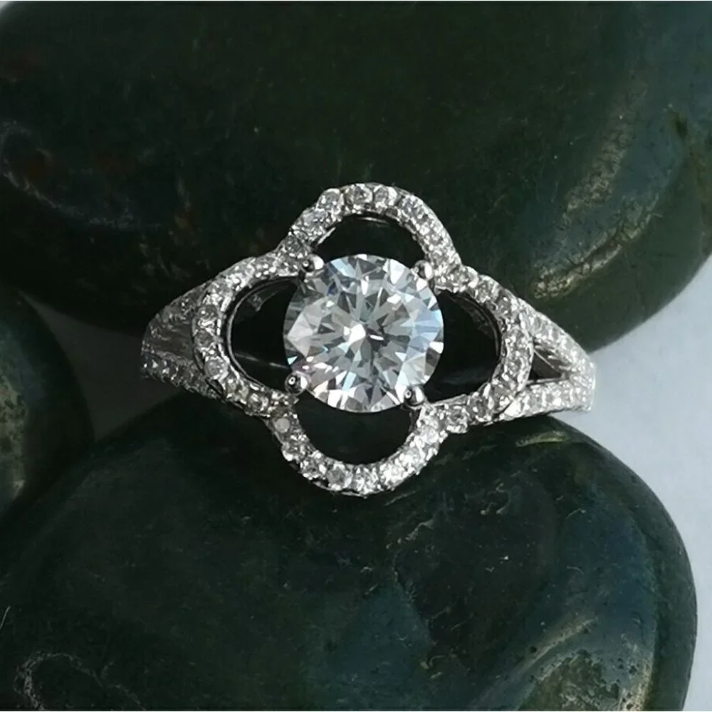 NEW Sterling Silver Clover CZ ring size 6